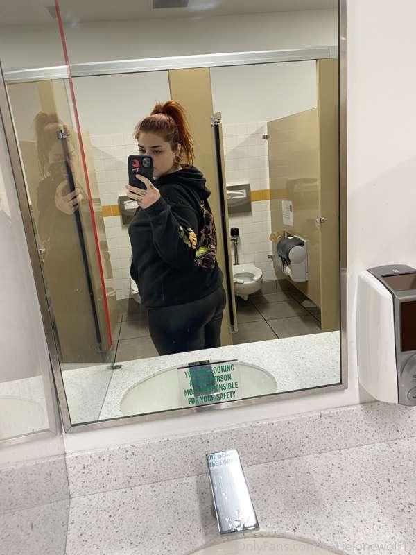 Yes i wore leather leggings to work