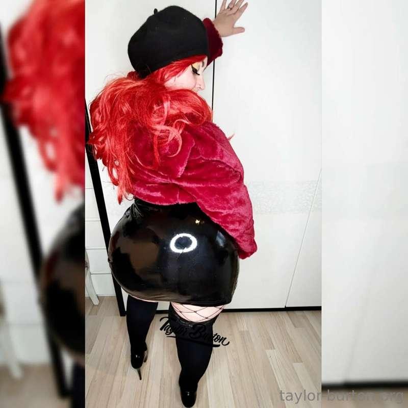 don't forget my livestream at 8.30 p.m. tonight 😋👌