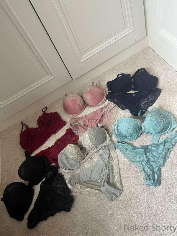 Taking underwear requests for some custom photos later 💙💚🧡❤️..