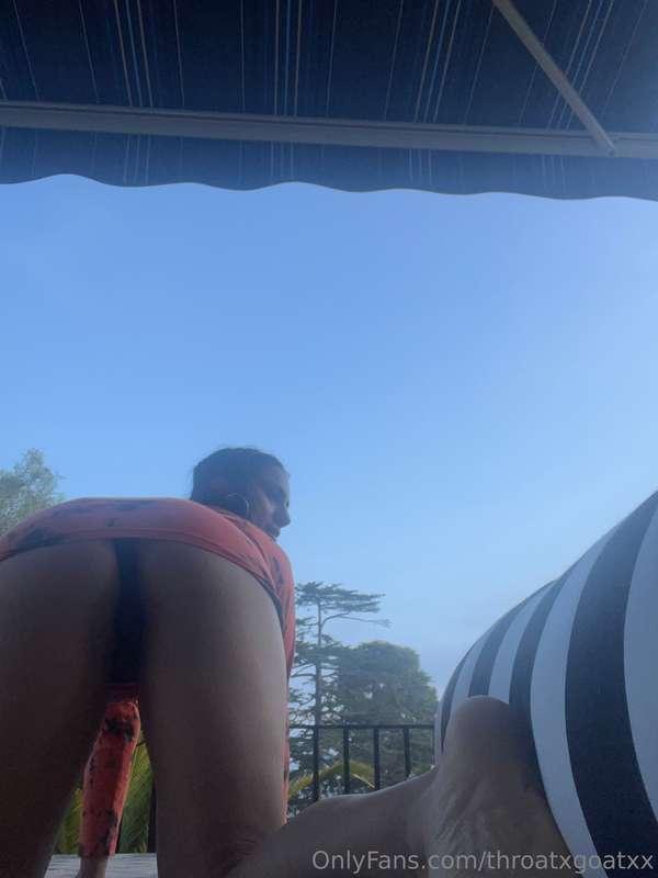 Happy hump day, baby 😉