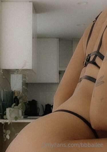 *Stood up outfit*, unlock:  🍑 photos in that sexy thong & wa..