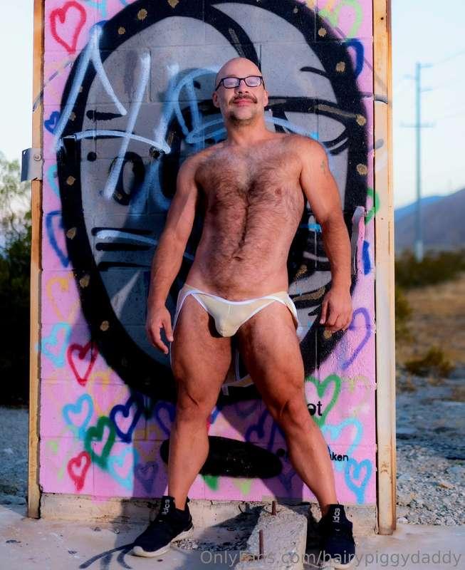 Pics from my photo shoot out in the Desert. My singlet start..