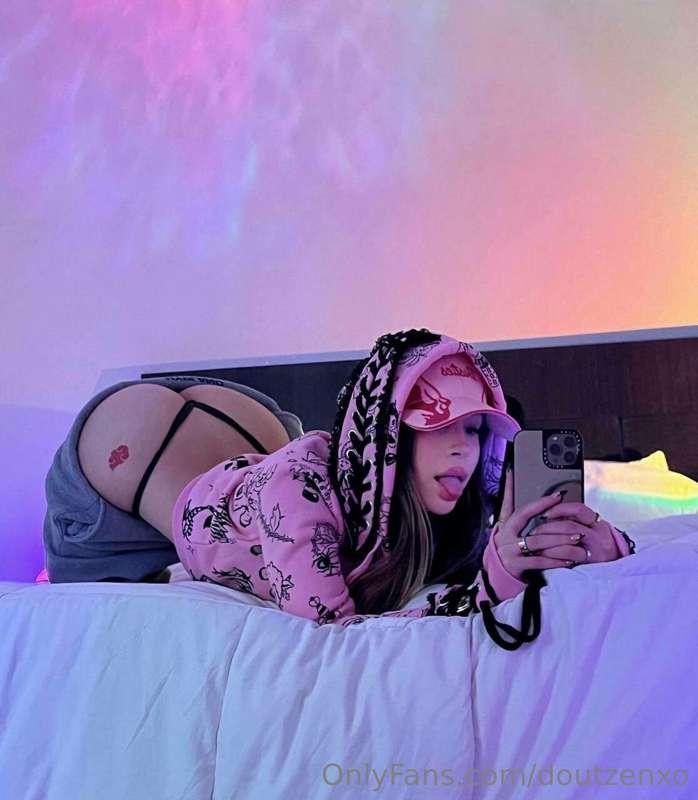 Let her be your waifu 🛸🦄
@thicktachi One month free below 👇 ..