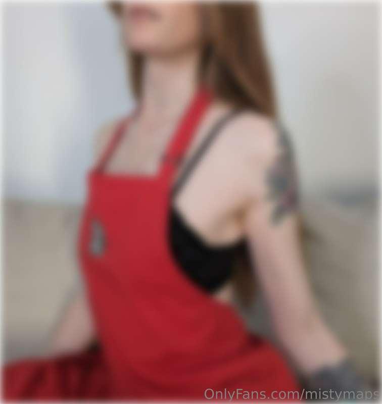 Christmas barista photo set 😏☕🎁 Me showing off and posing in..
