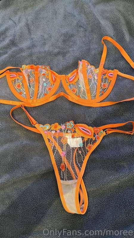 €50,- 1 dag dragen exclusief verzending
€50,- 1 day wear exc..