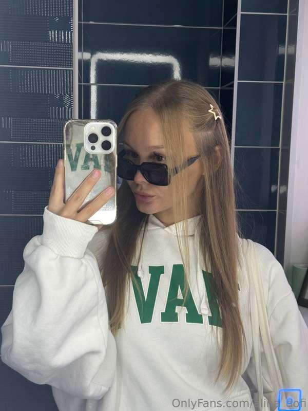 Just a casual day with my favorite outfit and a little selfi..
