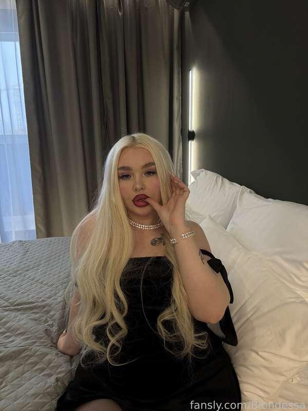 blondessa image #4