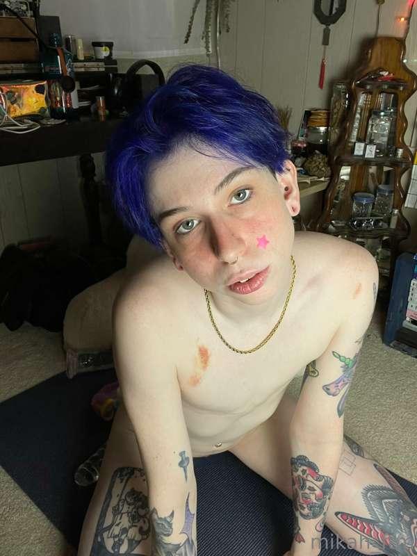 full video of me stretching my pussy a little will be availa..