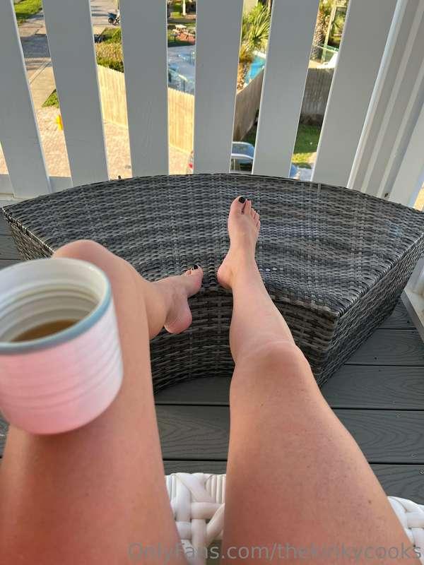 Who loves feet?😘