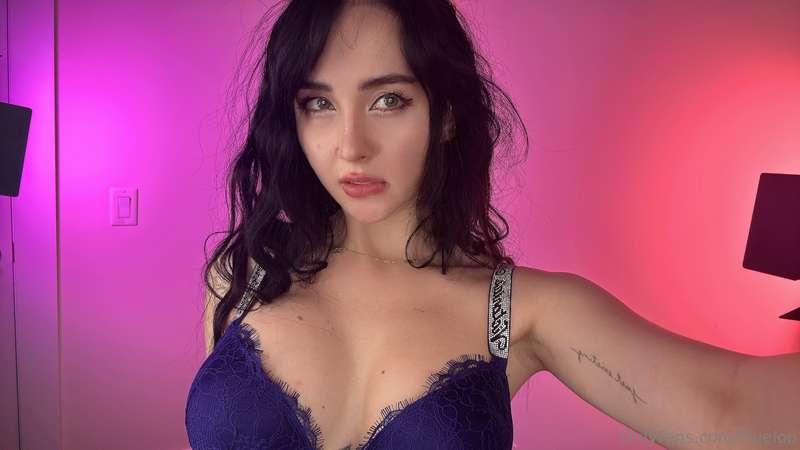 What do you think? Is the VS bra worth the hype or overrated..