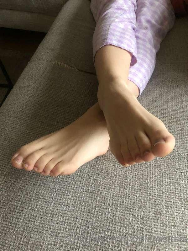 Suck my toes