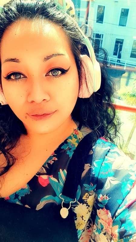 I just couldn't resist the lighting~ <3 xxStay zealous~ >;o