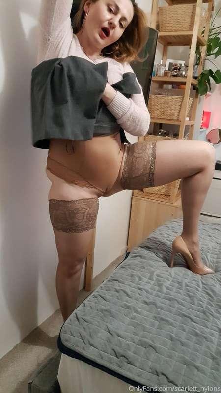 scarlett_nylons image #2