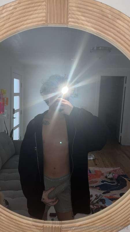 One touch and I’m all yours.😏💜