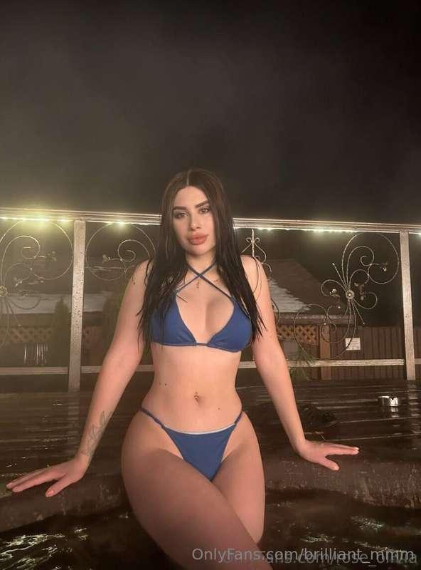 😍 @rose_olivia has a temporarily free profile 😲🎁 to play 💥 w..