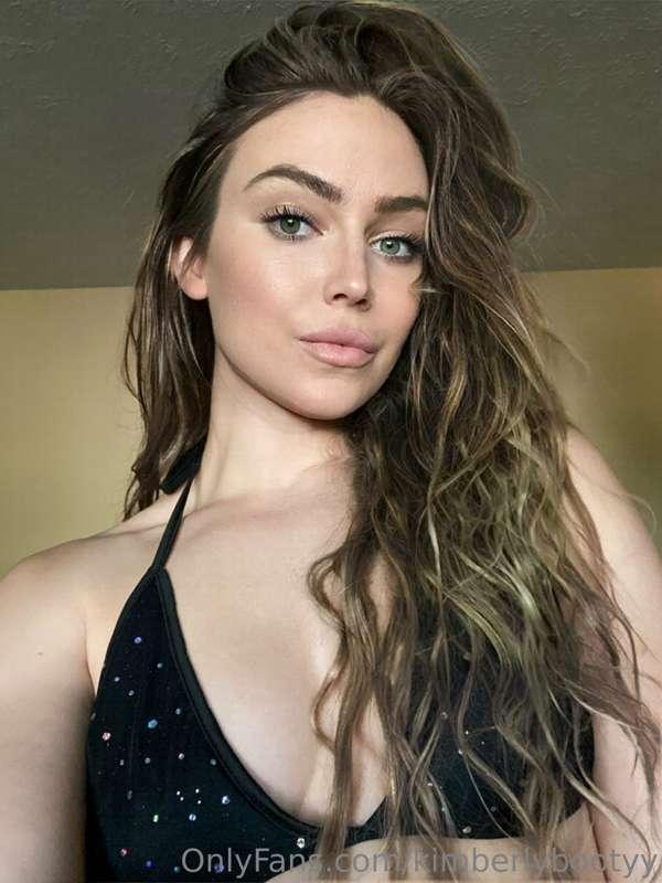Heading to the pool, felt cute.. might show my tits later☺️