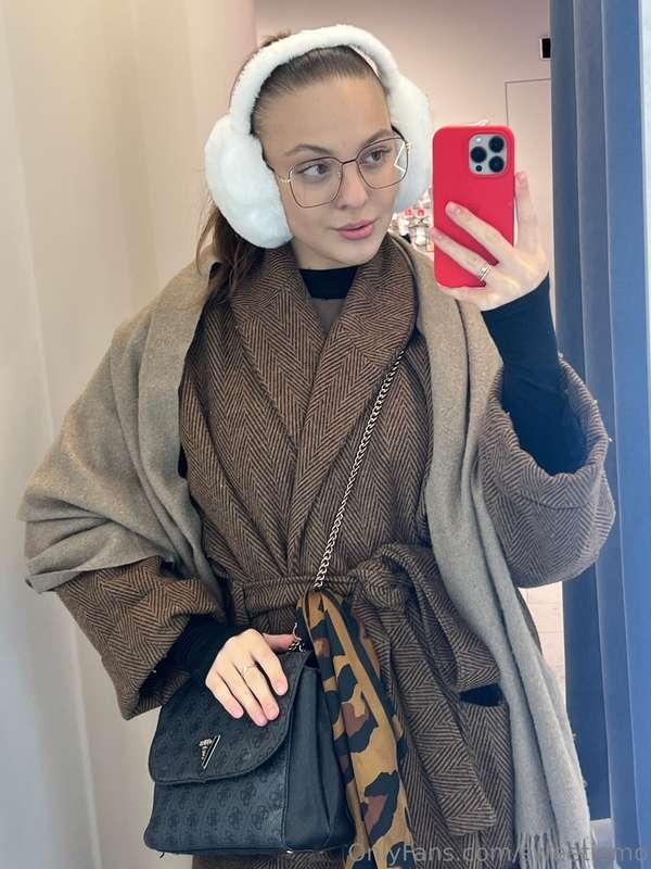 ❄️ There's something about the crisp air and twinkling light..