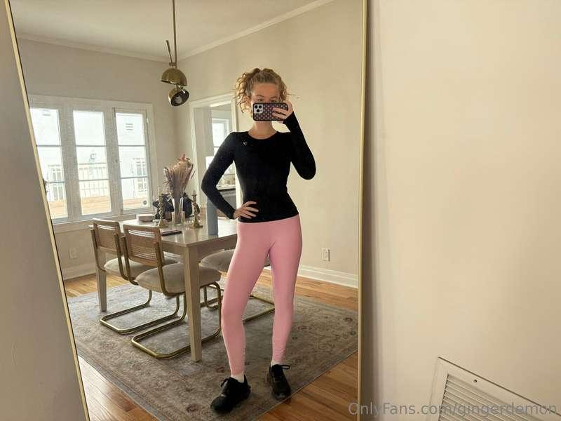 pink leggings >> 💕