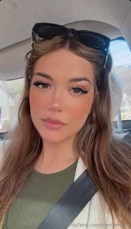 Amores me voy a comer. El que adivine de qué color es mi tan..