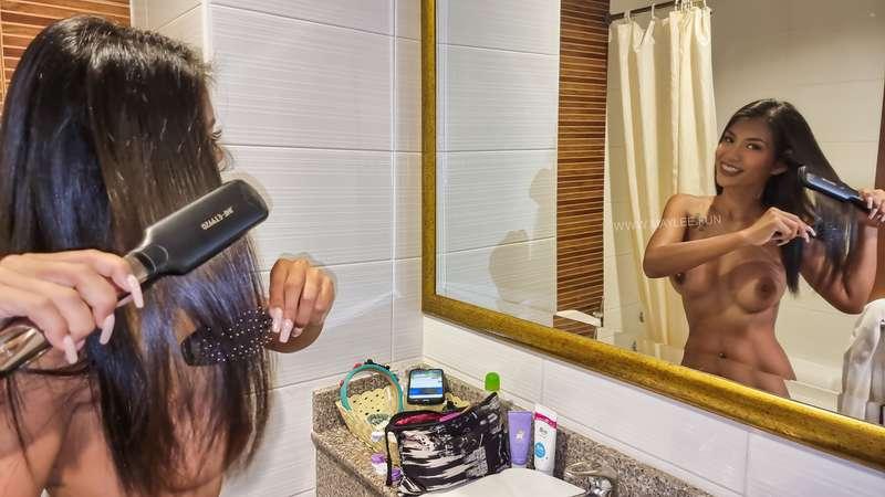 Preparing for the day. 😍🤭