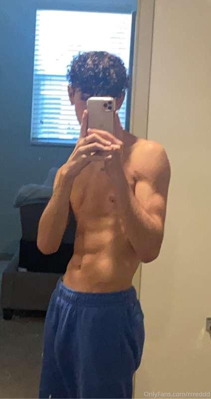 Like if u like mirror pics like this ;)