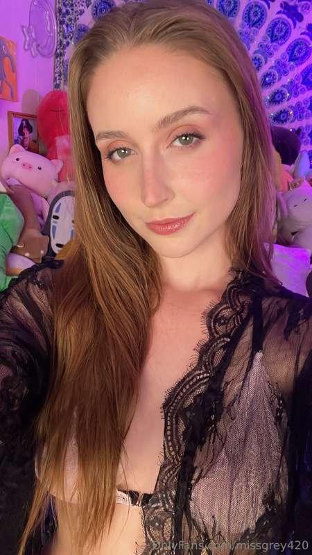 come see me live now! ill be chatting and playing until 7pm☺..