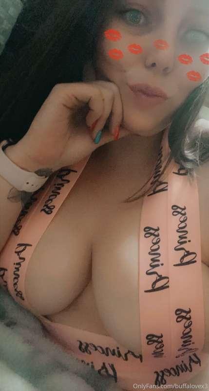 New outfit, what do y’all think?? 😘