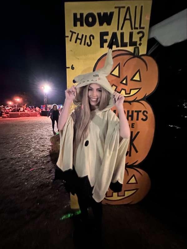 Mimikyu Goes on a Halloween Adventure! 