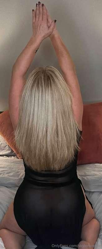 Embrace the day baby…….🍑