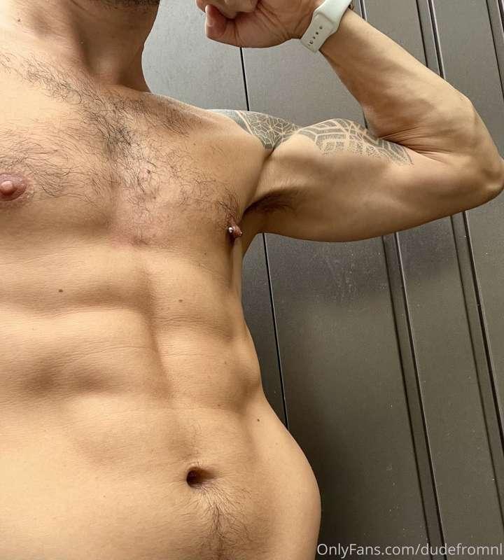 I hardly show my biceps, but here you go! Who wants to get c..