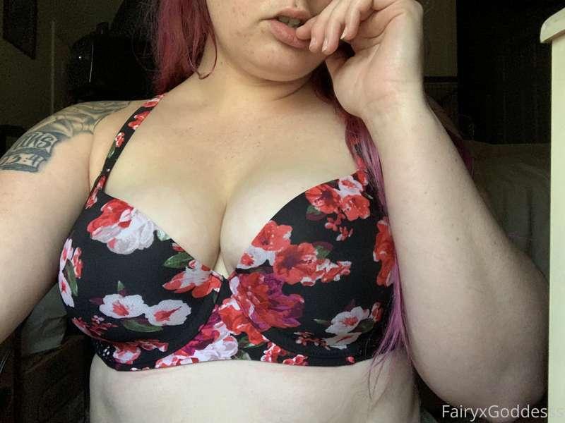 Blessing y’all with a lil video on this titty Thursday 😇