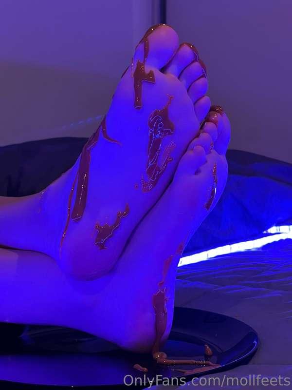 mollfeets image #0