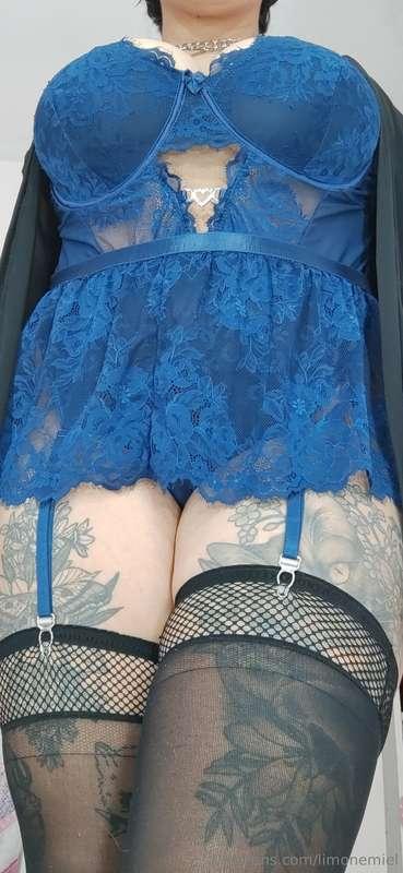 Estrenando mi lencería azul 💙
