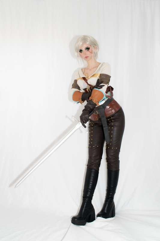 Ciri Cosplay