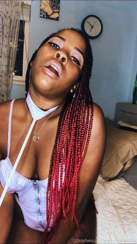 Put it in my mouth daddy 🍆👅💦