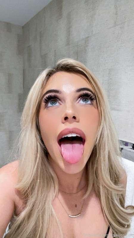 I'm waiting for you in my Dms! 💦💦💦
