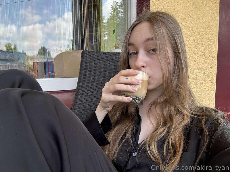 I just love coffee, it's the best thing about me🥰When coffee..