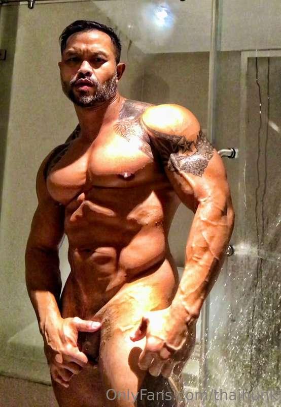 It’s cleaning time but can u do it for me😉