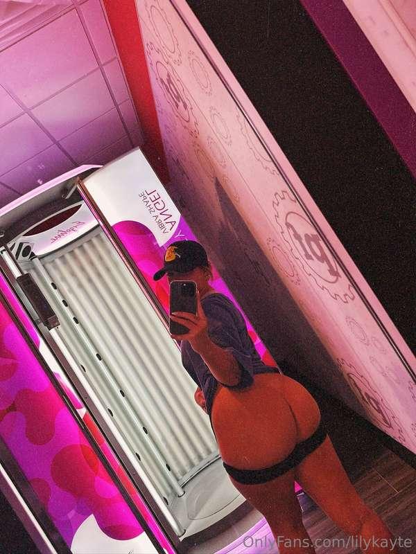 about to get a nice tan 🥵 message me