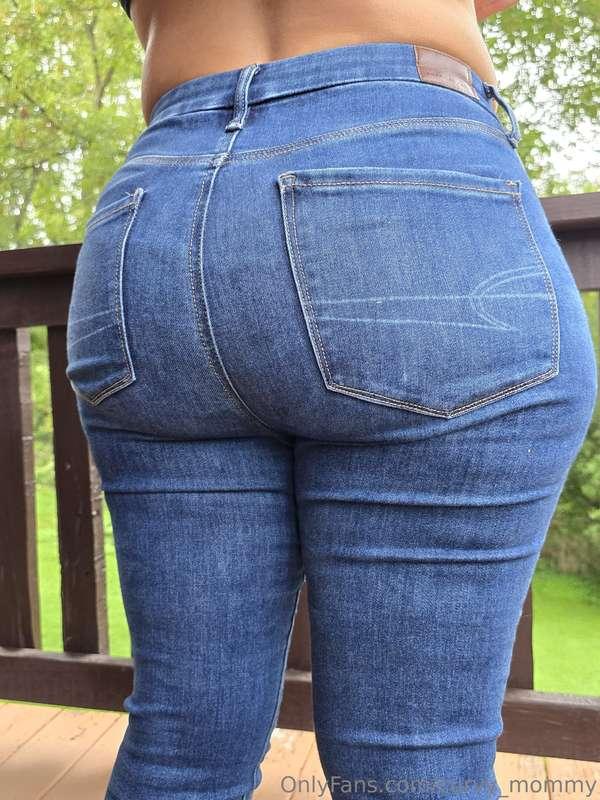 That's a whole Lotta booty!
