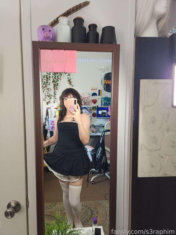 Hii 🫶 wanted to show you one of my new outfits! I've been cleaning out my closet to make room for more clothes like these 🥰 Do you think I look cute today? 😘

#trans #alt #transgirl #cute #tgirl #transgirls #goddess #shemale #transgender #findom #lgbt 