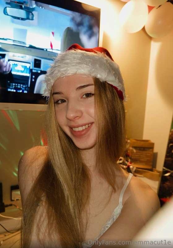 🎄Happy New Year!🎄I may not be here very often now, but I am ..