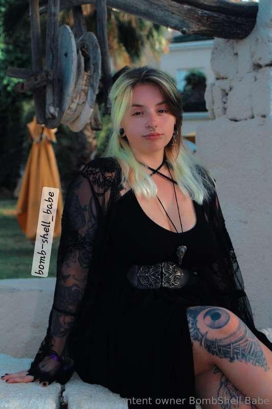 Hey baby, want to get to know me better? Join my VIP page!ht..