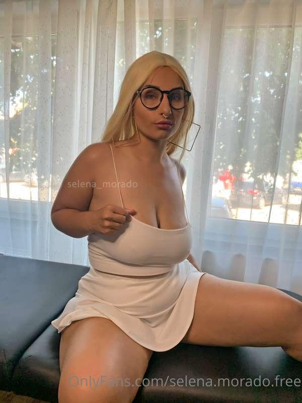 Wanna see what’s under my skirt ?😍😜