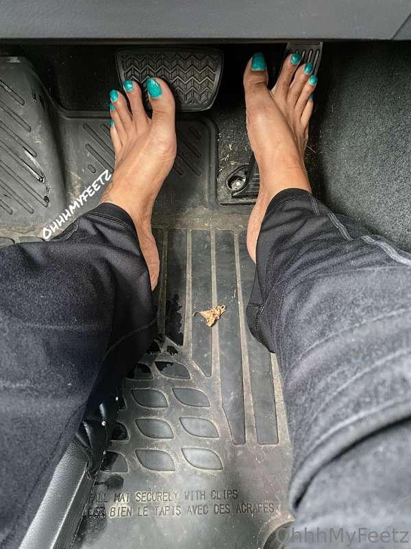 Today’s Pedal Pumping Pic.. y’all like? 👣🌹

Another freebie ..
