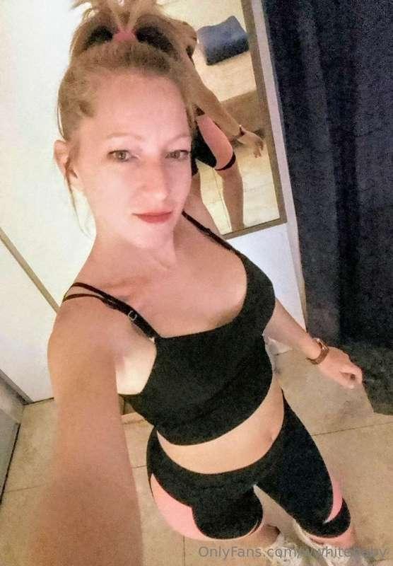 @rockanabella