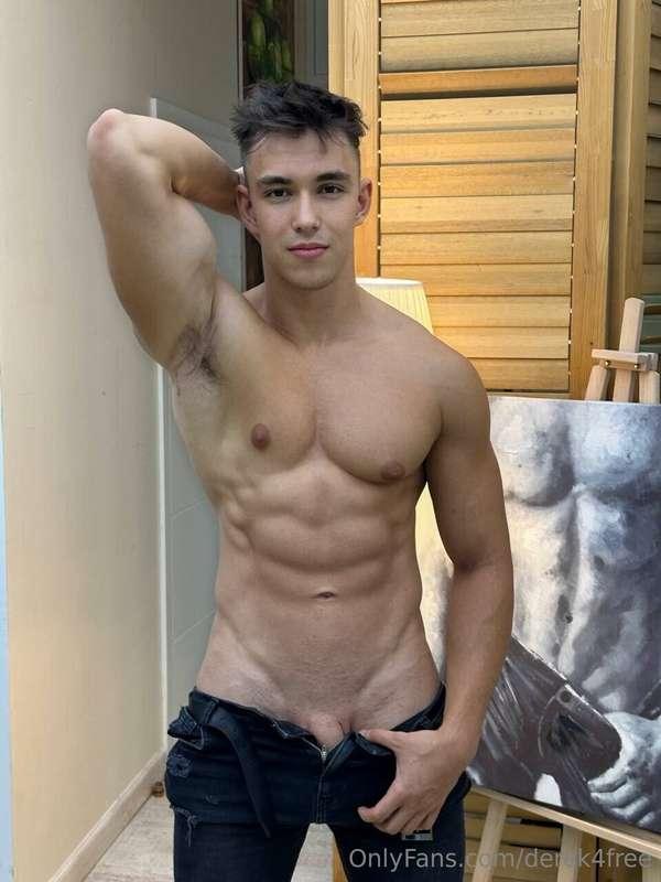 Aesthetic y0ung lad @craig4kane, has a lot to offer😍 From lo..