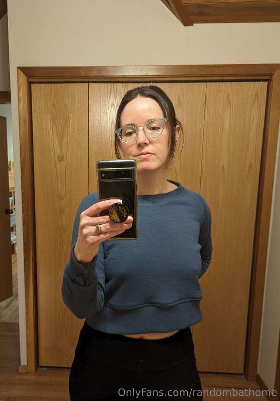 just finished sewing this cropped sweater, it's super cute, ..