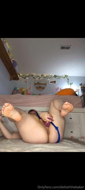 Watch me try fitting 2 dildos into my tight little cunt for ..
