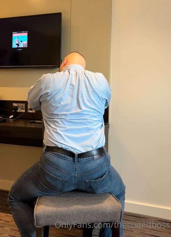 thesuitedboss image #0